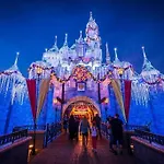 2 Miles To Disneyland -Free Parking! In Anaheim Ca