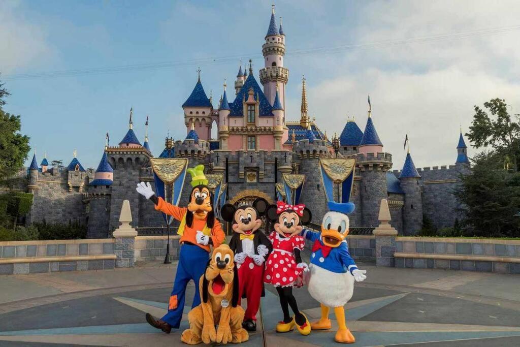 Apartment 2 Miles To Disneyland -free Parking! In Ca Anaheim